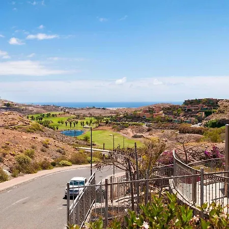 Villa Par 4 24 *
